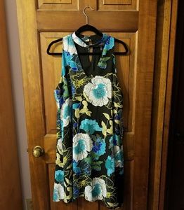 Luxology Floral Print Choker Neck Shift Dress